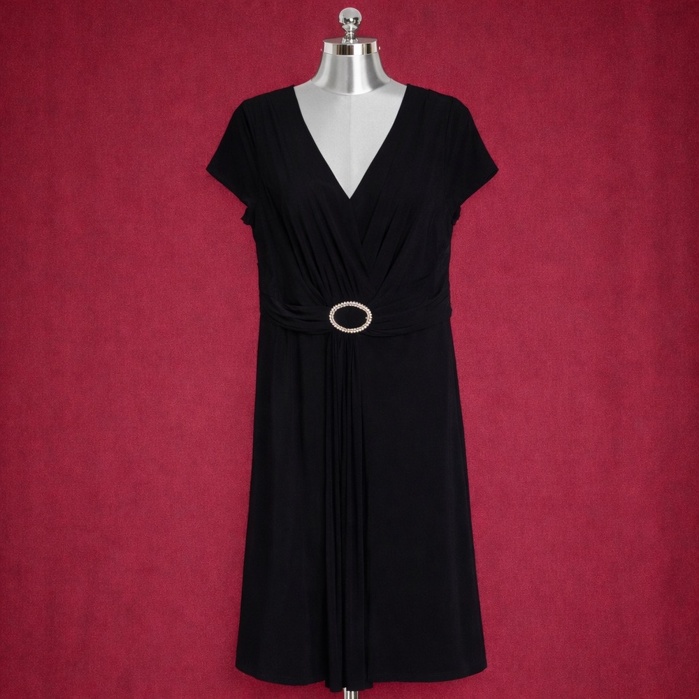 Lady Robert’s Black Dress.   Size: Large